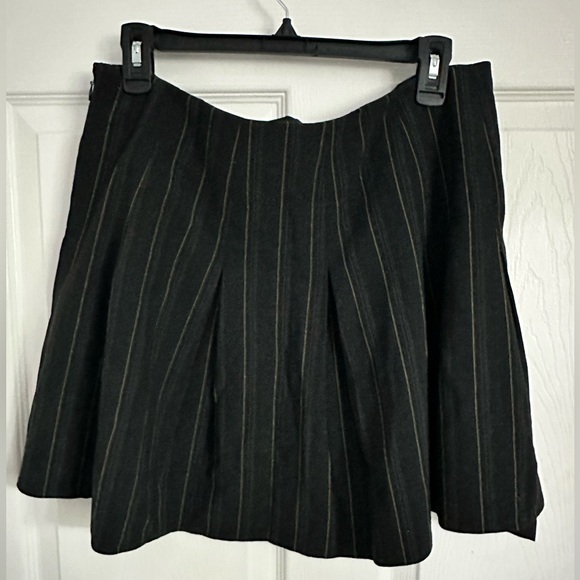 Express Striped Pleated Skirt - Picture 2 of 5